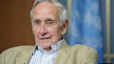 Photo of UN mourns ‘legendary’ official: Sir Brian Urquhart dies at 101 