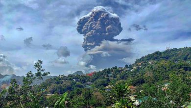 Photo of Volcanic eruption leaves ‘entire population’ of Saint Vincent without clean water 
